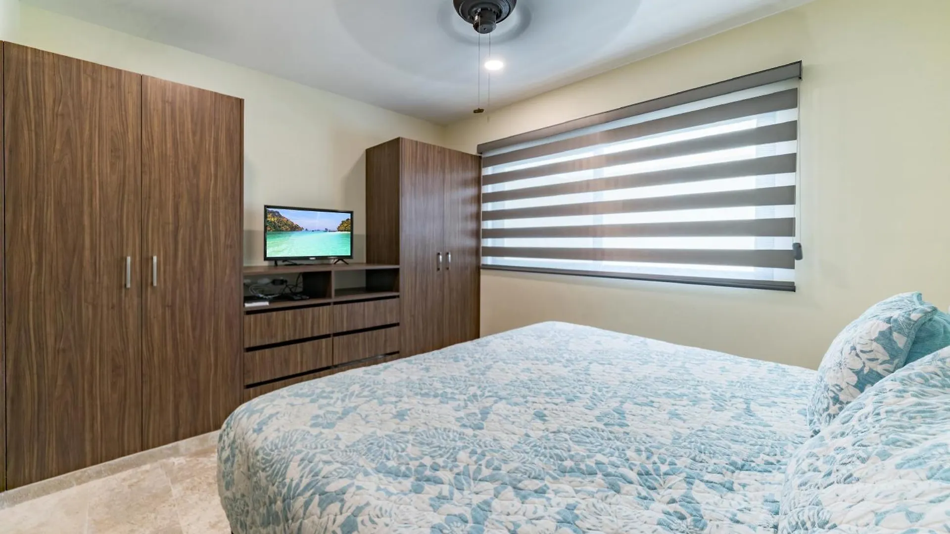 Apartament Veranda 210 Condo - Downtown, - At Veranto Condos With Rooftop Pool Playa del Carmen