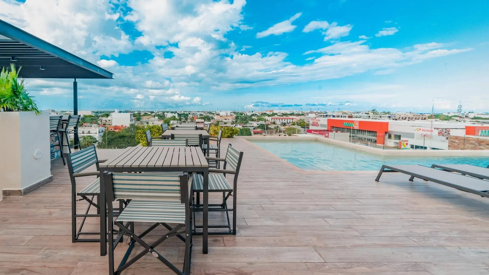 Veranda 210 Condo - Downtown, - At Veranto Condos With Rooftop Pool Playa del Carmen Apartament
