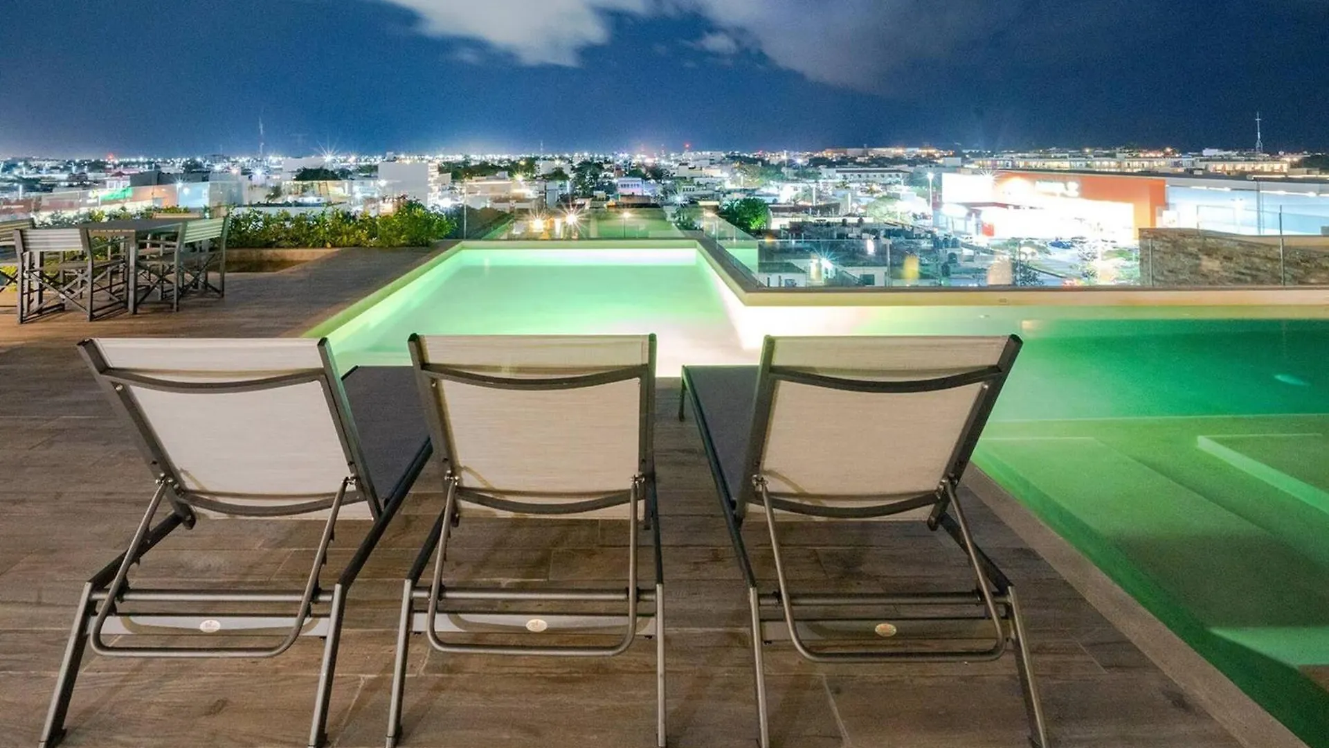 Central 1 Bedroom Condo - Veranda 210 Playa del Carmen Mexiko